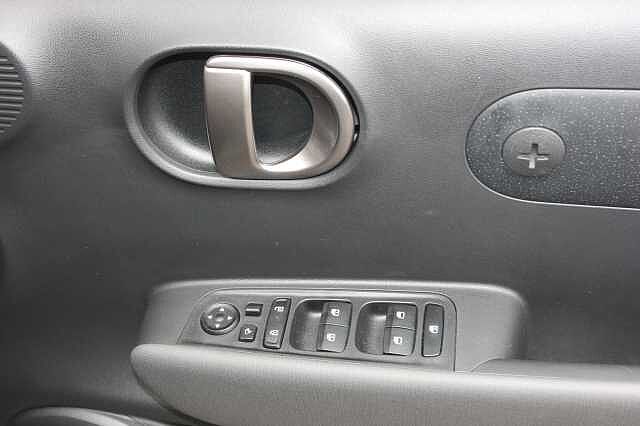 Hyundai INSTER 85kW 02 49kWh 5dr Auto Green