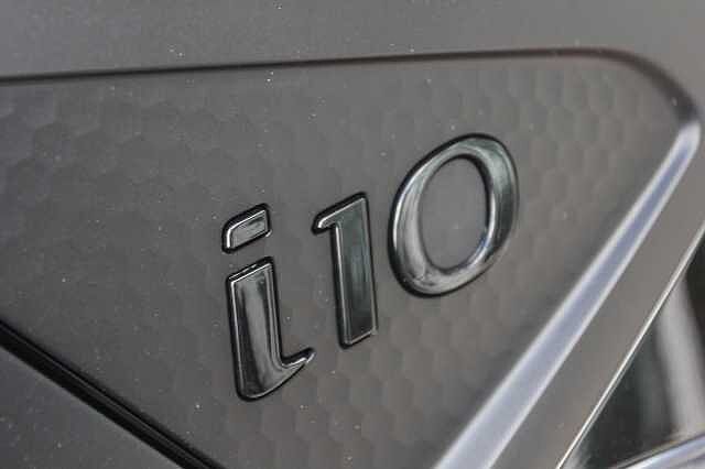 Hyundai i10 1.0 Premium 5dr Auto