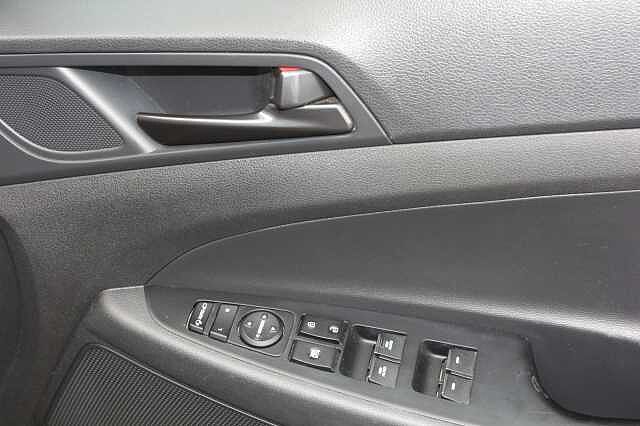 Hyundai TUCSON 1.6 TGDi 177 N Line 5dr 2WD DCT Black