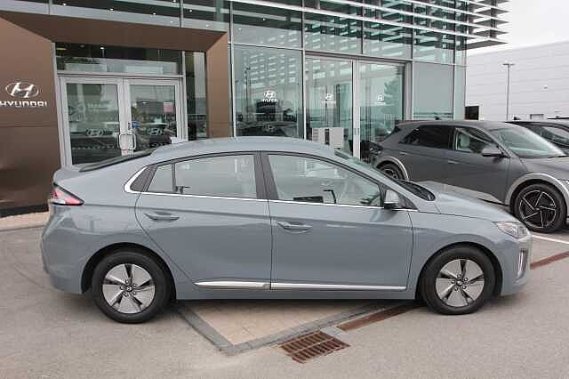 Hyundai IONIQ 1.6 GDi Hybrid Premium 5dr DCT