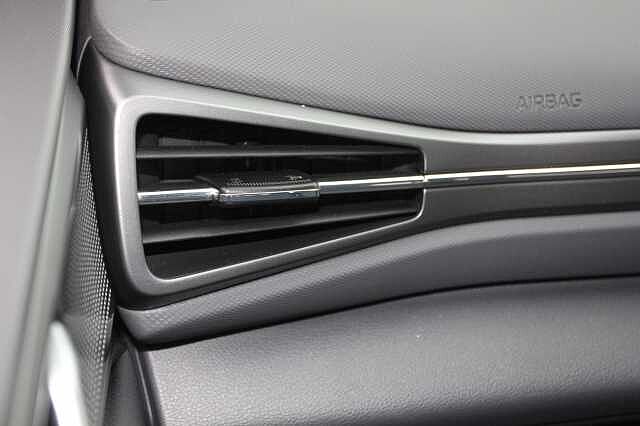 Hyundai IONIQ 1.6 GDi Hybrid Premium 5dr DCT