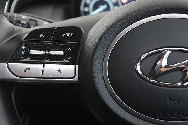Hyundai TUCSON 1.6 TGDi Premium 5dr 2WD White