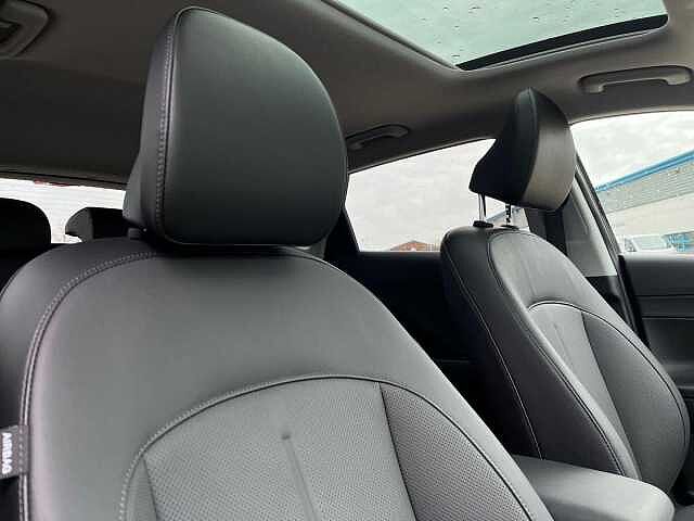 Hyundai KONA 65.4kWh Ultimate SUV 5dr Electric Auto (218 ps) Black