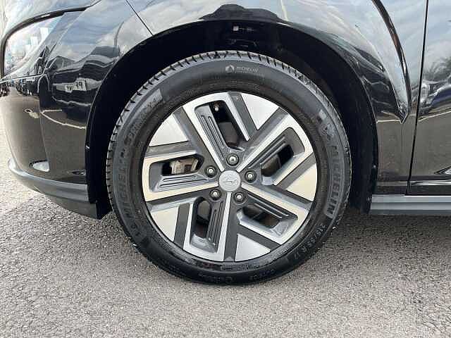 Hyundai KONA 64kWh Ultimate SUV 5dr Electric Auto (10.5kW Charger) (204 ps)