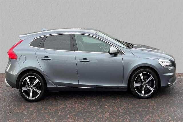 Volvo V40 2.0TD D3 R-Design Edition 5-Door Hatchback