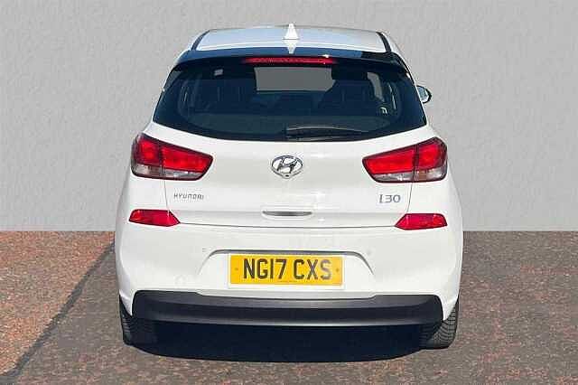 Hyundai I30 New Generation i30 1.0 T-GDi (120ps) SE Polar White