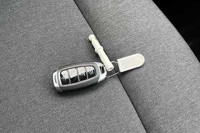 Hyundai INSTER Long Range 49kWh 02 SUV 5dr Electric Auto (115 ps) Black