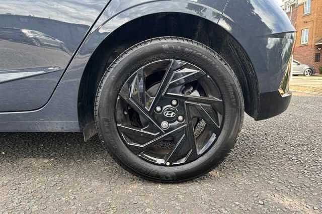 Hyundai i20 1.0 T-GDi Black Line Hatchback 5dr Petrol Manual Euro 6 (s/s) (90 ps)