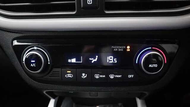 Hyundai I10 1.2 Premium Hatchback 5dr Petrol Auto Euro 6 (s/s) (84 ps) Blue