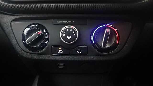 Hyundai i10 1.2 SE Connect Hatchback 5dr Petrol Manual Euro 6 (s/s) (84 ps)