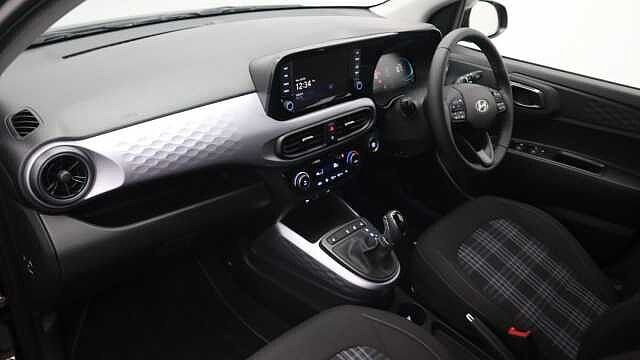 Hyundai i10 1.2 Premium Hatchback 5dr Petrol Auto Euro 6 (s/s) (79 ps)