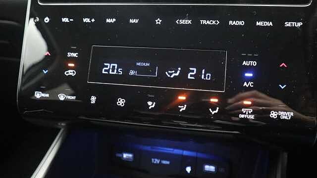 Hyundai TUCSON 1.6 h T-GDi Premium SUV 5dr Petrol Hybrid Auto Euro 6 (s/s) (230 ps) Silver
