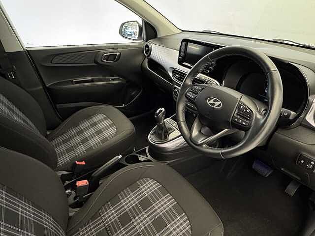 Hyundai i10 1.0 Premium 5dr Auto [Nav]