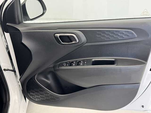 Hyundai i10 1.0 Premium 5dr Auto [Nav]