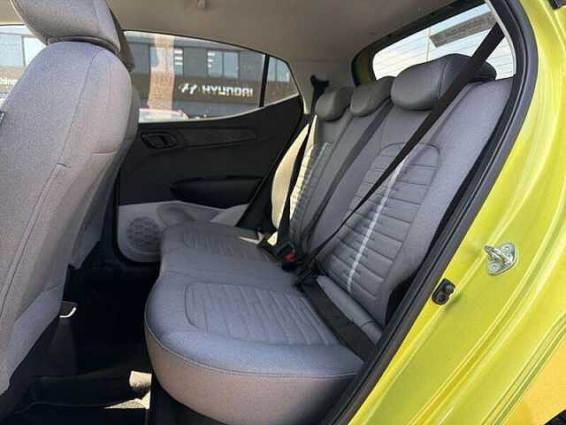 Hyundai i10 1.0 Premium Hatchback 5dr Petrol Auto Euro 6 (s/s) (63 ps)