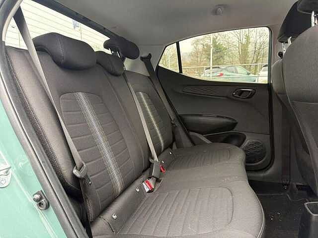 Hyundai I10 1.0 Premium Hatchback 5dr Petrol Auto Euro 6 (s/s) (67 ps) Green