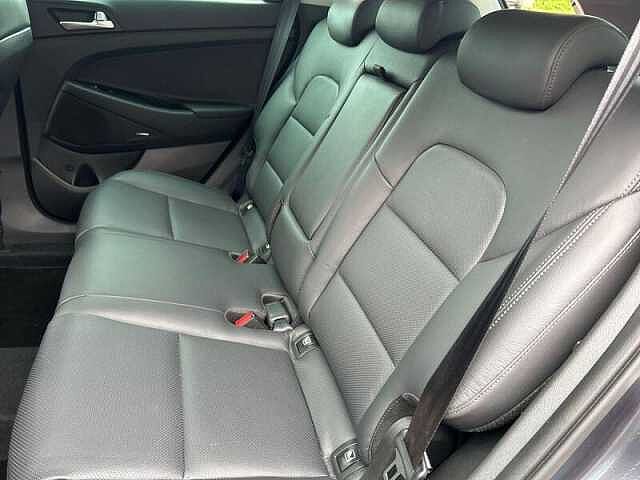 Hyundai TUCSON 1.6 CRDi MHEV Premium SE SUV 5dr Diesel Hybrid DCT Euro 6 (s/s) (136 ps) Grey
