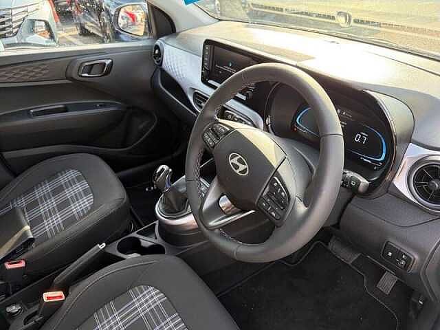 Hyundai i10 1.2 Premium 5dr Automatic