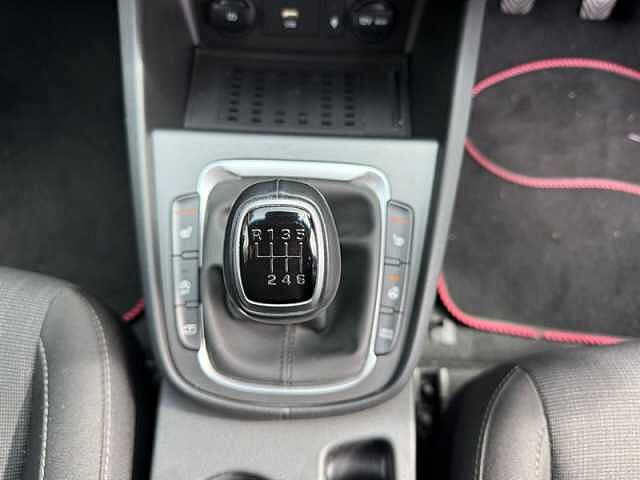 Hyundai KONA 1.0 T-GDi MHEV Premium SUV 5dr Petrol Hybrid Manual Euro 6 (s/s) (120 ps) Red