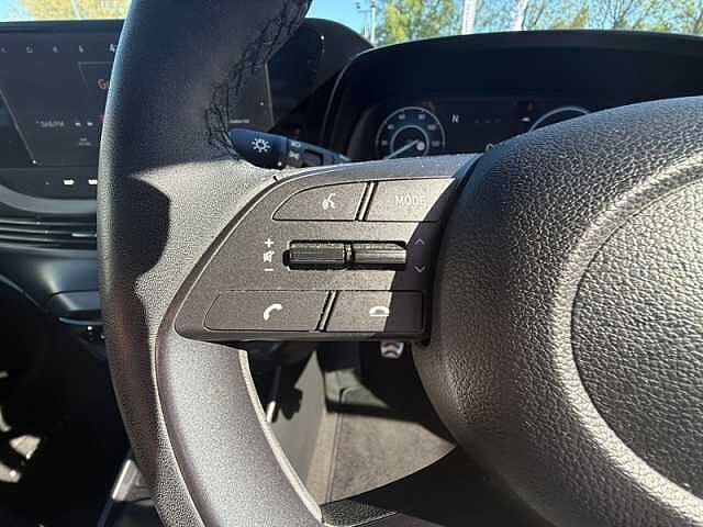 Hyundai BAYON 1.0 T-GDi MHEV Premium SUV 5dr Petrol Hybrid Manual Euro 6 (s/s) (120 ps) Blue
