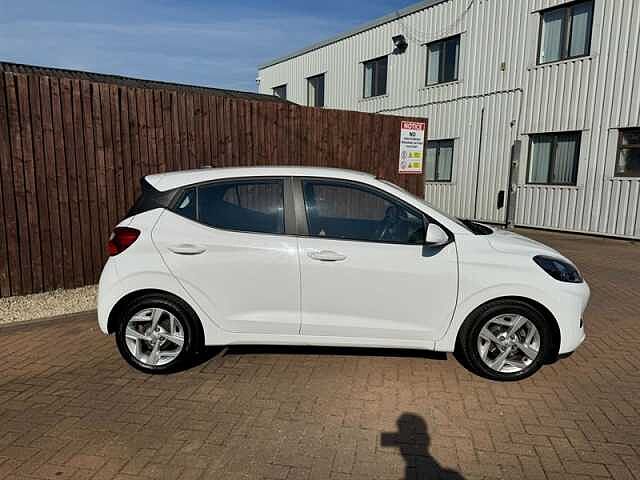 Hyundai I10 1.0 SE Connect Hatchback 5dr Petrol Manual Euro 6 (s/s) (67 ps) White