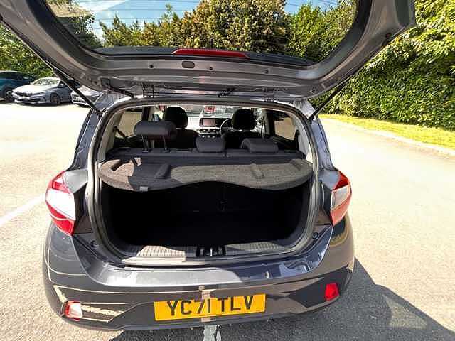 Hyundai I10 1.2 Premium Hatchback 5dr Petrol Manual Euro 6 (s/s) (84 ps) Grey