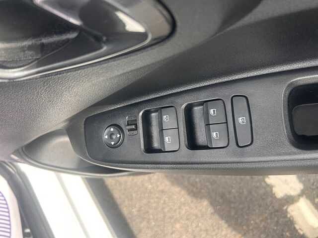 Hyundai I10 1.0 Advance Hatchback 5dr Petrol Manual Euro 6 (s/s) (63 ps) White