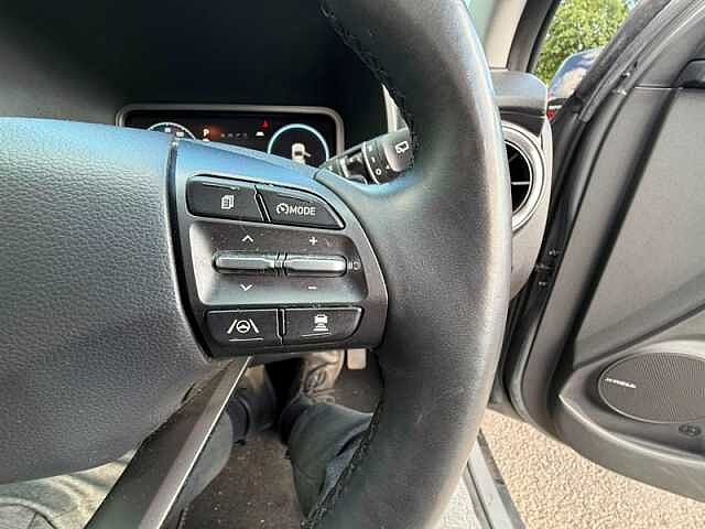 Hyundai KONA 1.6 h-GDi Ultimate SUV 5dr Petrol Hybrid DCT Euro 6 (s/s) (141 ps)