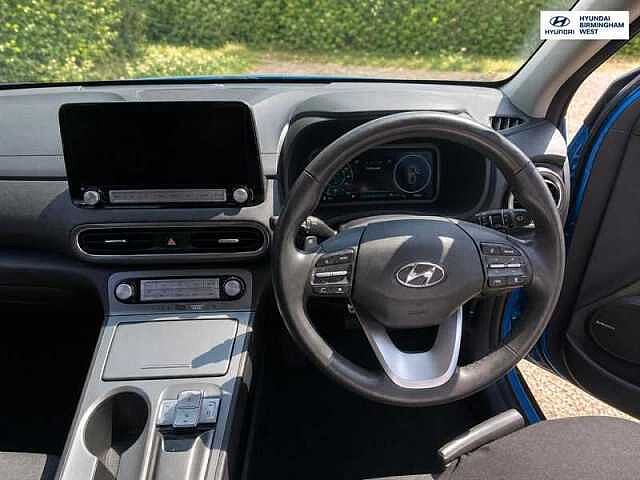 Hyundai KONA 64kWh Premium SUV 5dr Electric Auto (10.5kW Charger) (204 ps)
