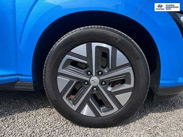 Hyundai KONA 64kWh Premium SUV 5dr Electric Auto (10.5kW Charger) (204 ps)