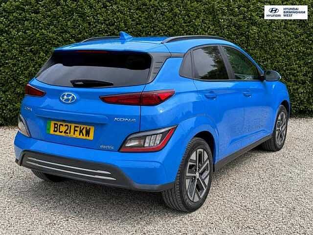 Hyundai KONA 64kWh Premium SUV 5dr Electric Auto (10.5kW Charger) (204 ps)