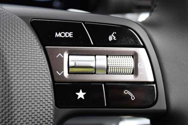Hyundai INSTER Long Range 49kWh 02 Auto 5dr White