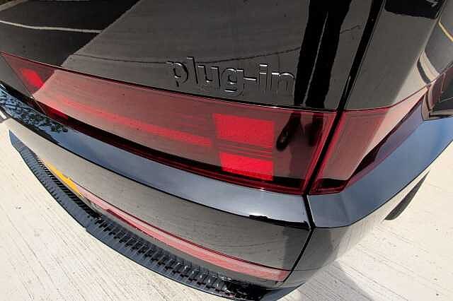 Hyundai SANTA FE 1.6 TGDi Plug-in Hybrid Calligraphy 5dr 4WD Auto