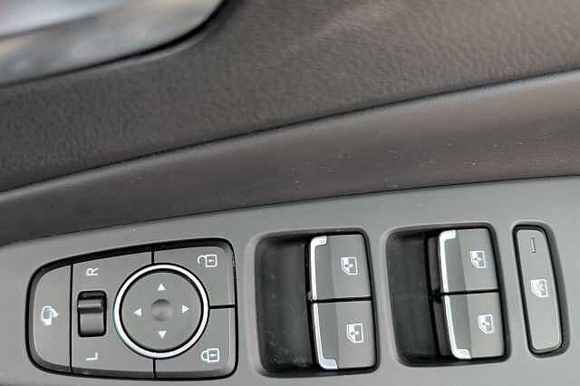 Hyundai SANTA FE 1.6 TGDi Hybrid Ultimate 5dr 4WD Auto