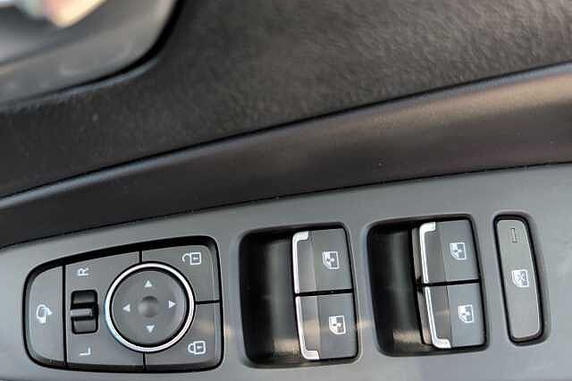 Hyundai SANTA FE 1.6 TGDi Hybrid Ultimate 5dr 4WD Auto