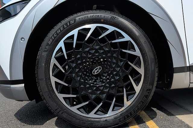 Hyundai IONIQ 5 160kW Ultimate 73 kWh 5dr + Tech Pack