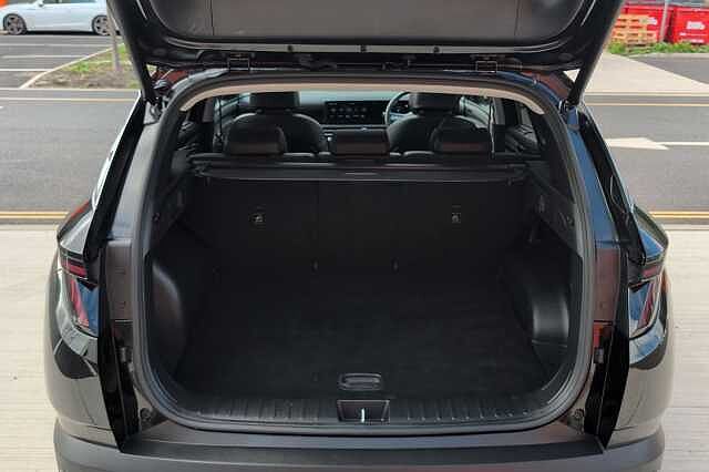 Hyundai TUCSON 1.6T 48V MHD Ultimate 5dr DCT Black