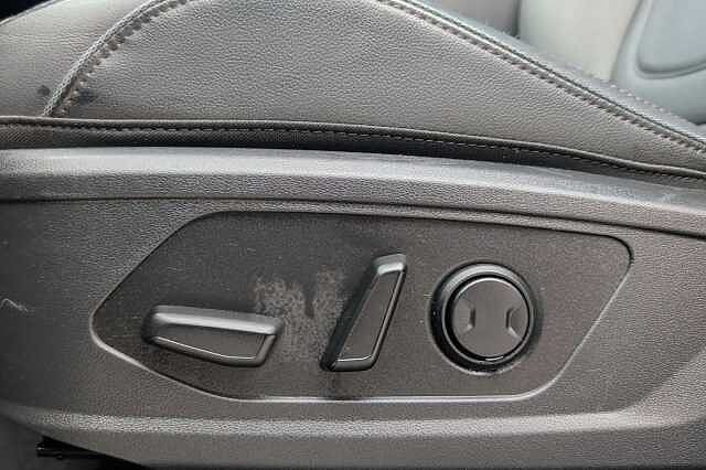 Hyundai TUCSON 1.6T 48V MHD Ultimate 5dr DCT Black