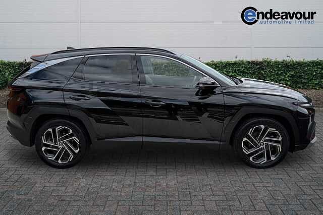 Hyundai TUCSON 1.6T 48V MHD Ultimate 5dr DCT Black