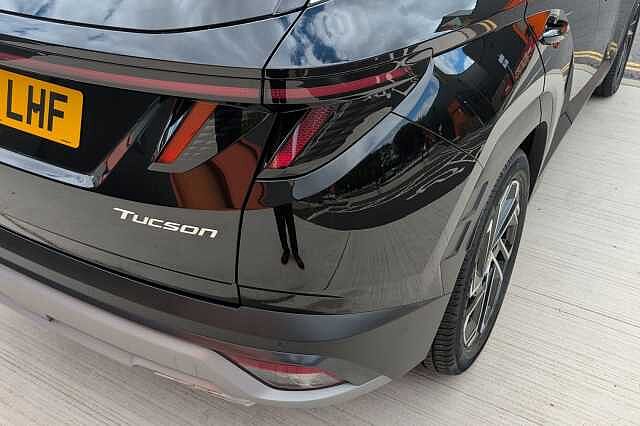 Hyundai TUCSON 1.6T 48V MHD Ultimate 5dr DCT Black
