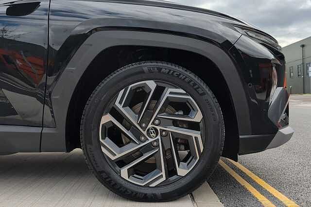 Hyundai TUCSON 1.6T 48V MHD Ultimate 5dr DCT Black