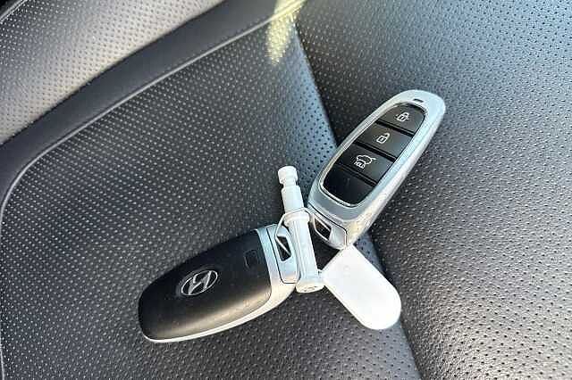 Hyundai TUCSON 1.6 TGDi Hybrid 230 Ultimate 5dr 2WD Auto Black