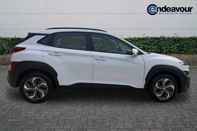 Hyundai KONA 1.6 GDi Hybrid SE Connect 5dr DCT White