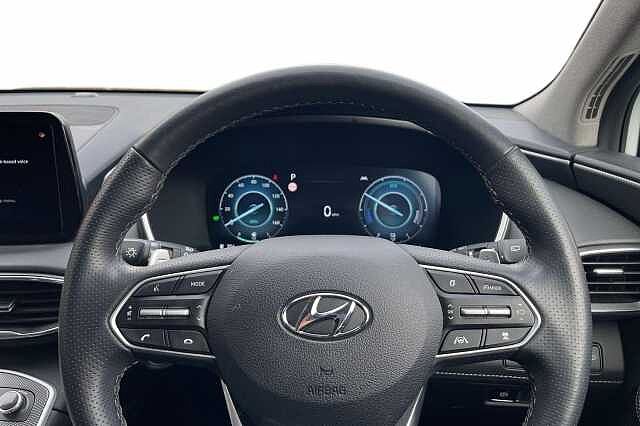 Hyundai SANTA FE 1.6 TGDi Hybrid Ultimate 5dr 4WD Auto White