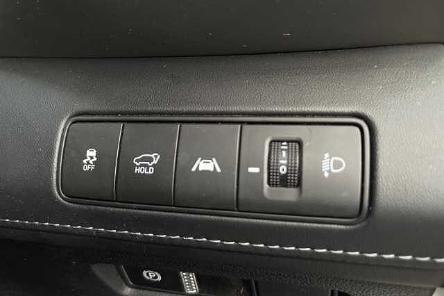 Hyundai SANTA FE 1.6 TGDi Hybrid Ultimate 5dr 4WD Auto White
