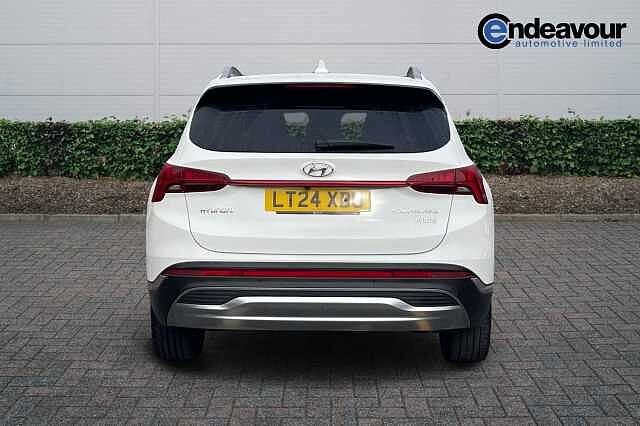 Hyundai SANTA FE 1.6 TGDi Hybrid Ultimate 5dr 4WD Auto White