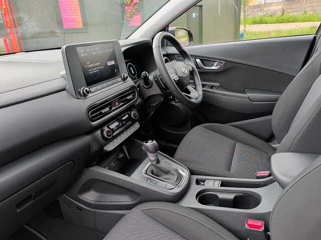 Hyundai KONA 1.6 GDi Hybrid SE Connect 5dr DCT Black