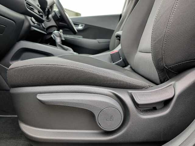 Hyundai KONA 1.6 GDi Hybrid SE Connect 5dr DCT Black