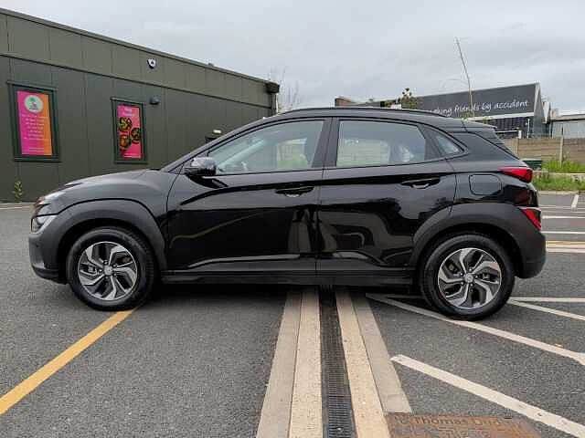 Hyundai KONA 1.6 GDi Hybrid SE Connect 5dr DCT Black