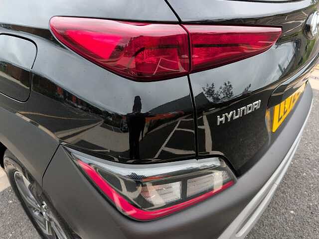Hyundai KONA 1.6 GDi Hybrid SE Connect 5dr DCT Black